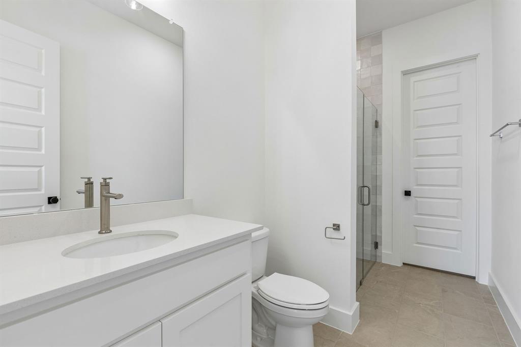 1900 Golden Gate Way Property Photo 28