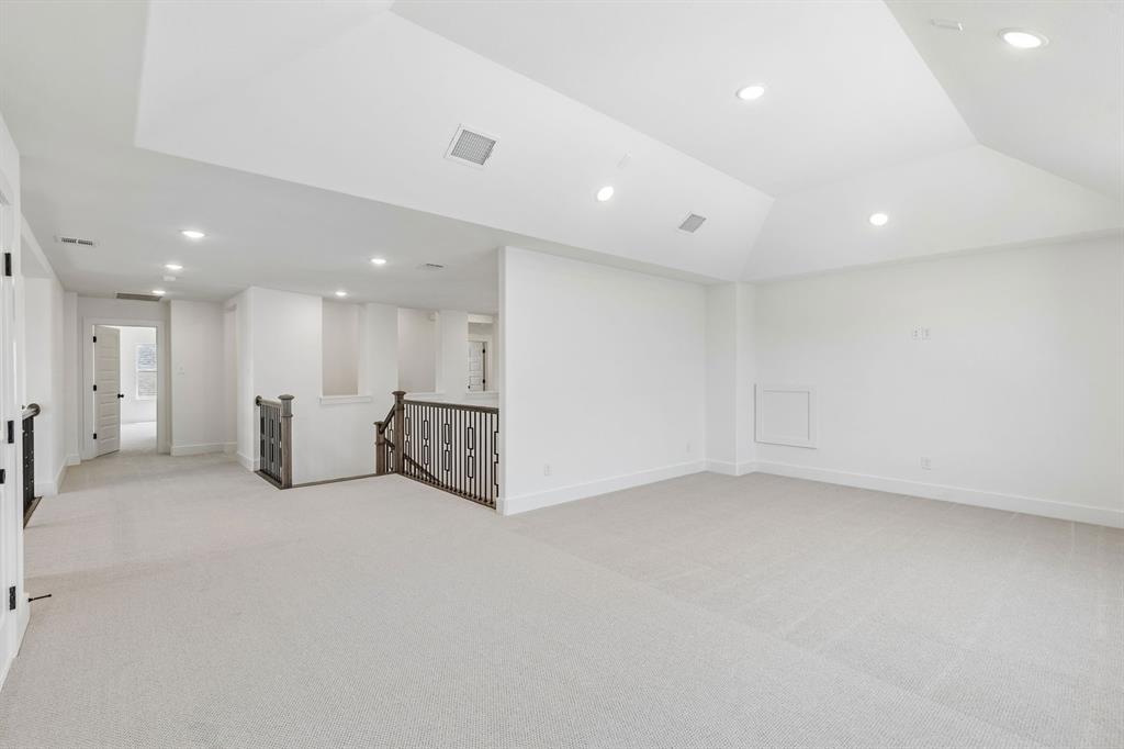 1900 Golden Gate Way Property Photo 29