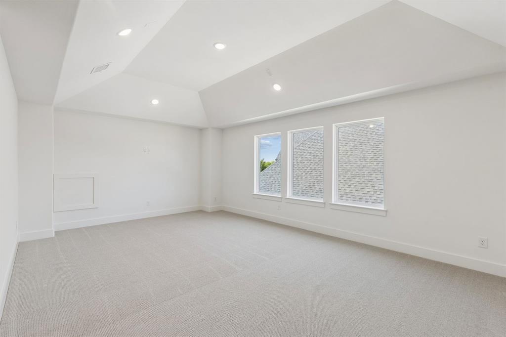 1900 Golden Gate Way Property Photo 30