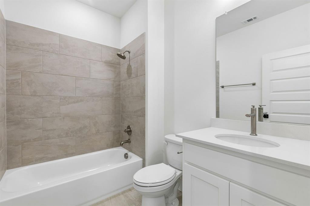 1900 Golden Gate Way Property Photo 32