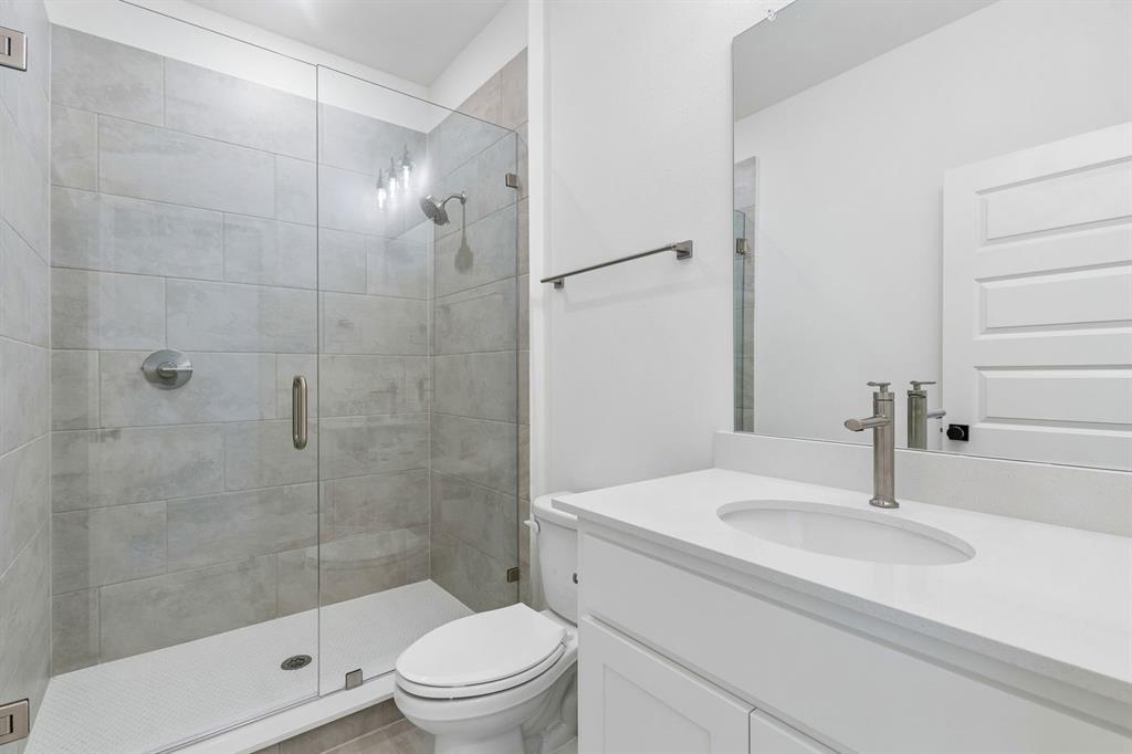 1900 Golden Gate Way Property Photo 36