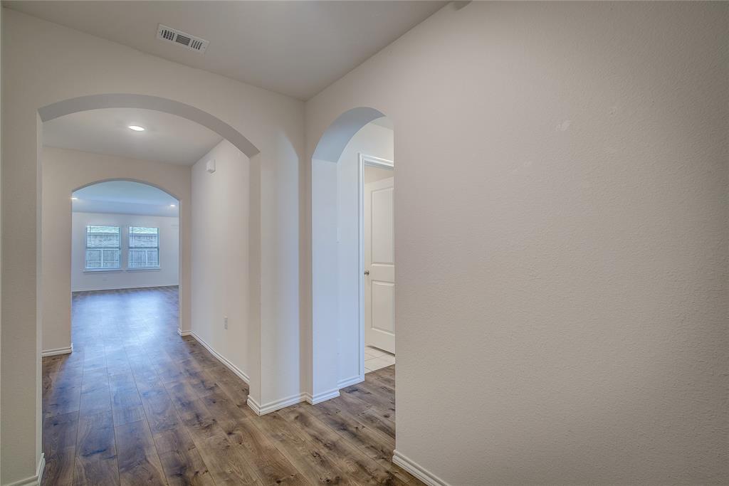702 Saddle Oak Lane Property Photo 8