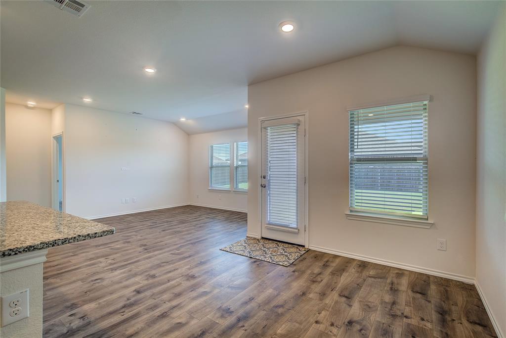 702 Saddle Oak Lane Property Photo 14