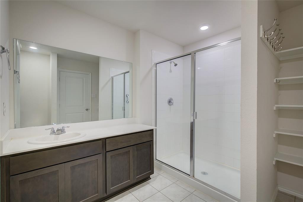 702 Saddle Oak Lane Property Photo 23