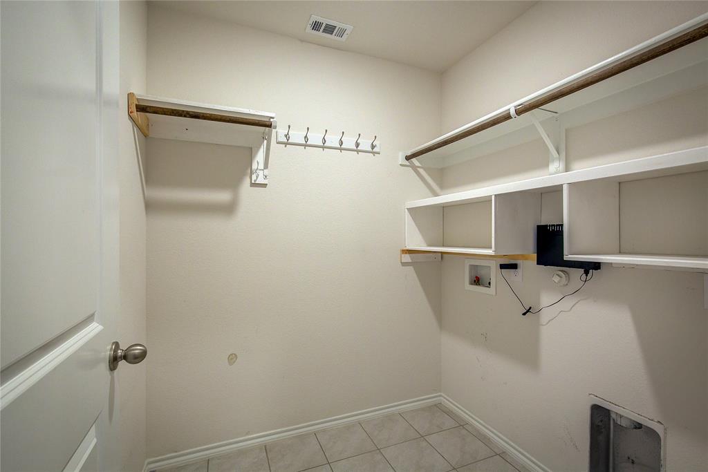 702 Saddle Oak Lane Property Photo 35