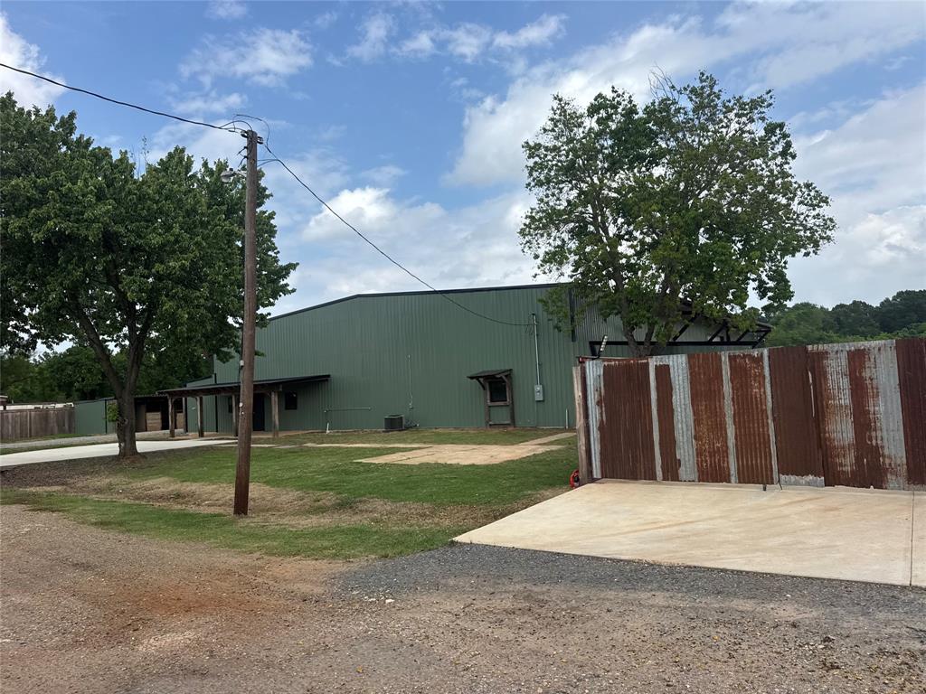 147 Wilson Loop Property Photo 2