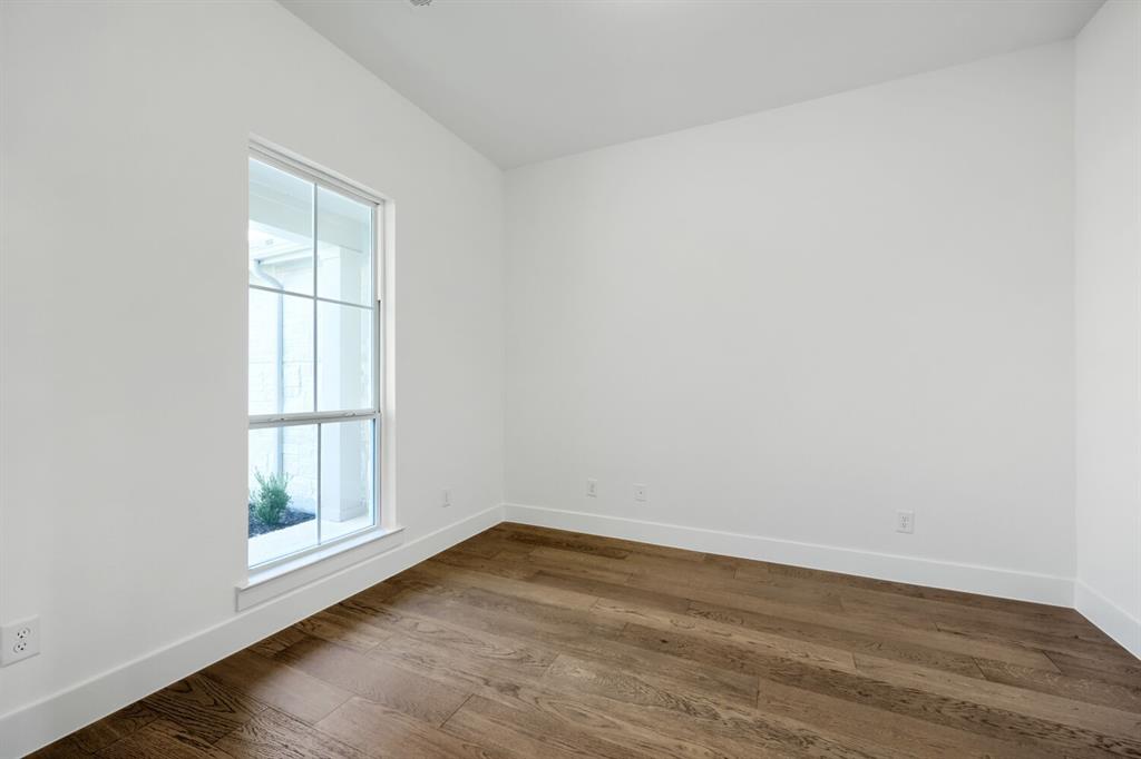 1805 Running Iron Trail Property Photo 6