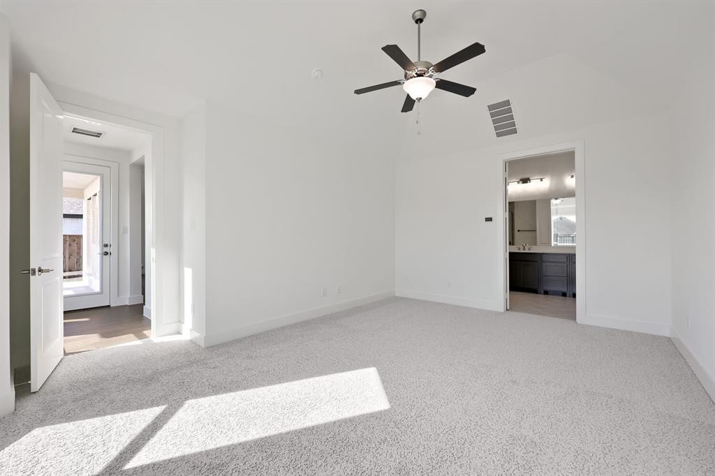 1805 Running Iron Trail Property Photo 13