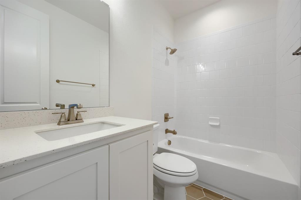 1805 Running Iron Trail Property Photo 23