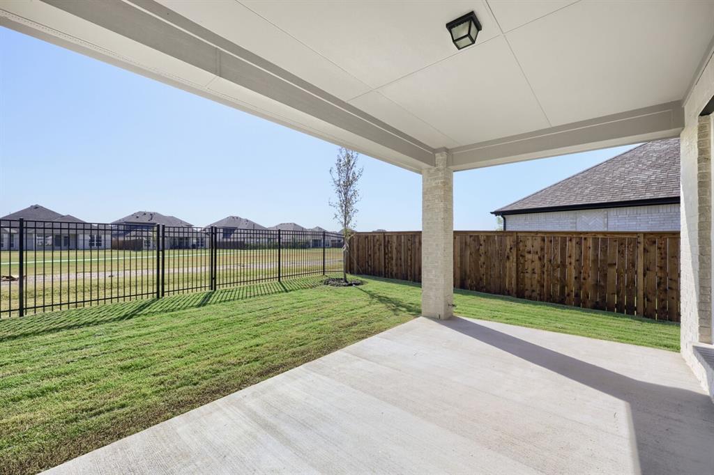 1805 Running Iron Trail Property Photo 25