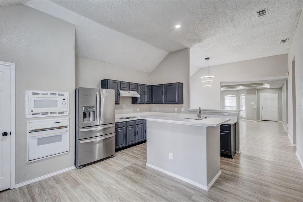 9049 Elbe Trail Property Photo 8