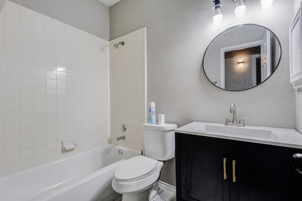 9049 Elbe Trail Property Photo 14