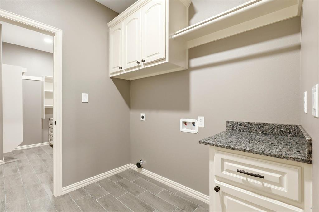 437 County Road 1660 Property Photo 32