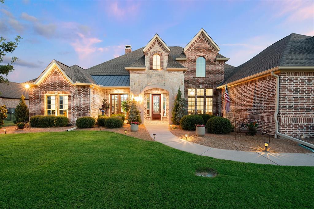 2000 Fair Oaks Lane Property Photo 1
