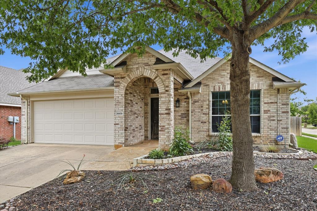 3909 Cliffside Drive Property Photo 1