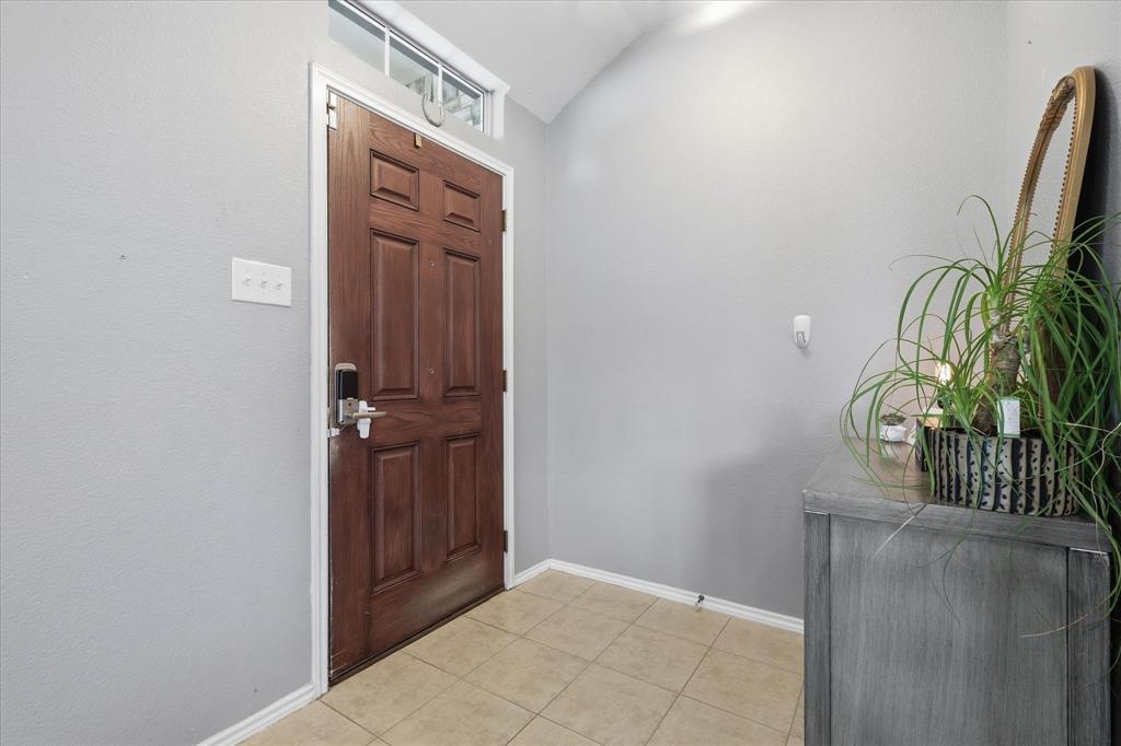 3909 Cliffside Drive Property Photo 4