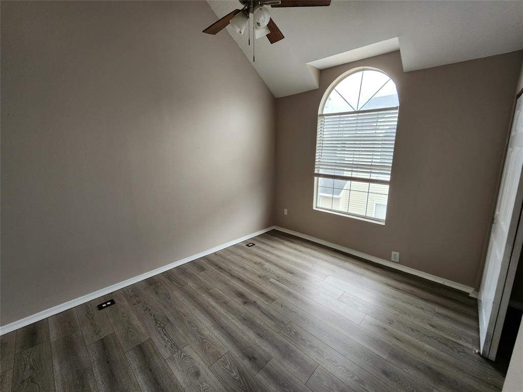 306 Settlers Park Drive Property Photo 5
