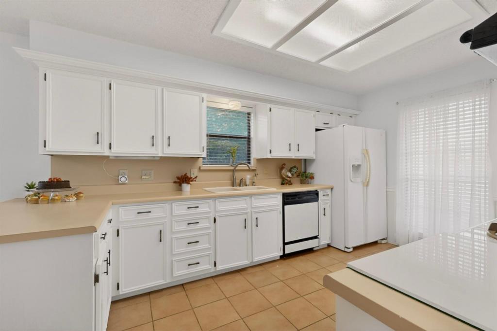 1604 Meadowgate Drive Property Photo 6
