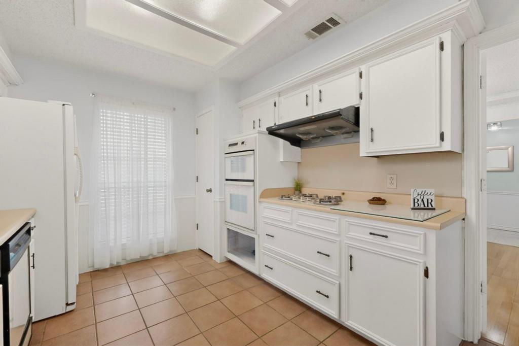 1604 Meadowgate Drive Property Photo 7