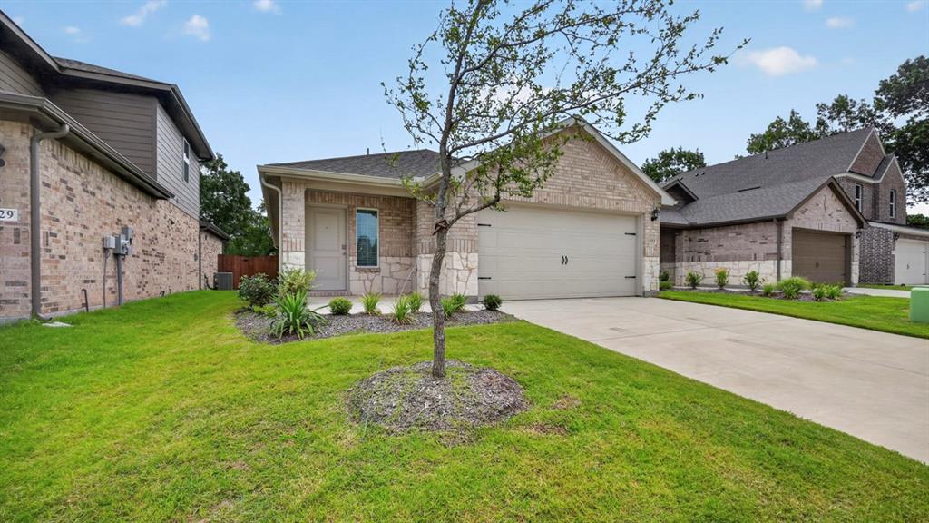 933 Jefferson Way Property Photo 4