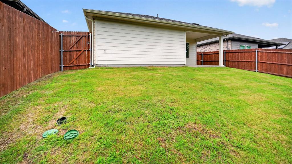 933 Jefferson Way Property Photo 5