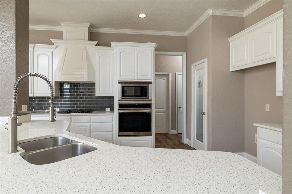 8105 Thornwood Drive Property Photo 17