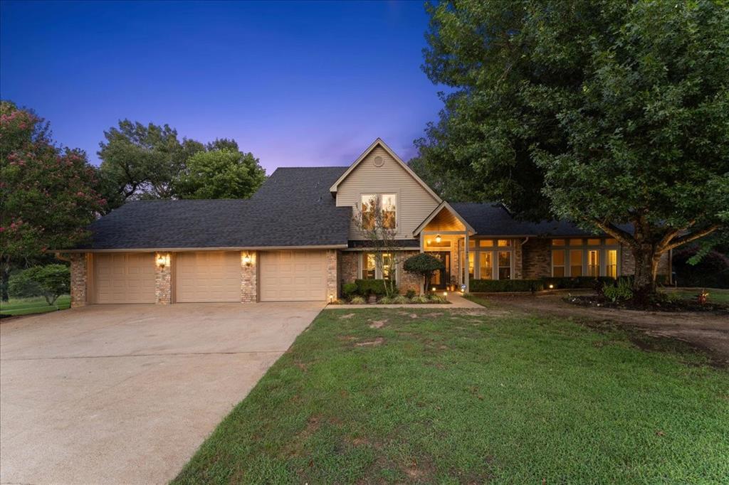 1408 E Lake Drive Property Photo 1