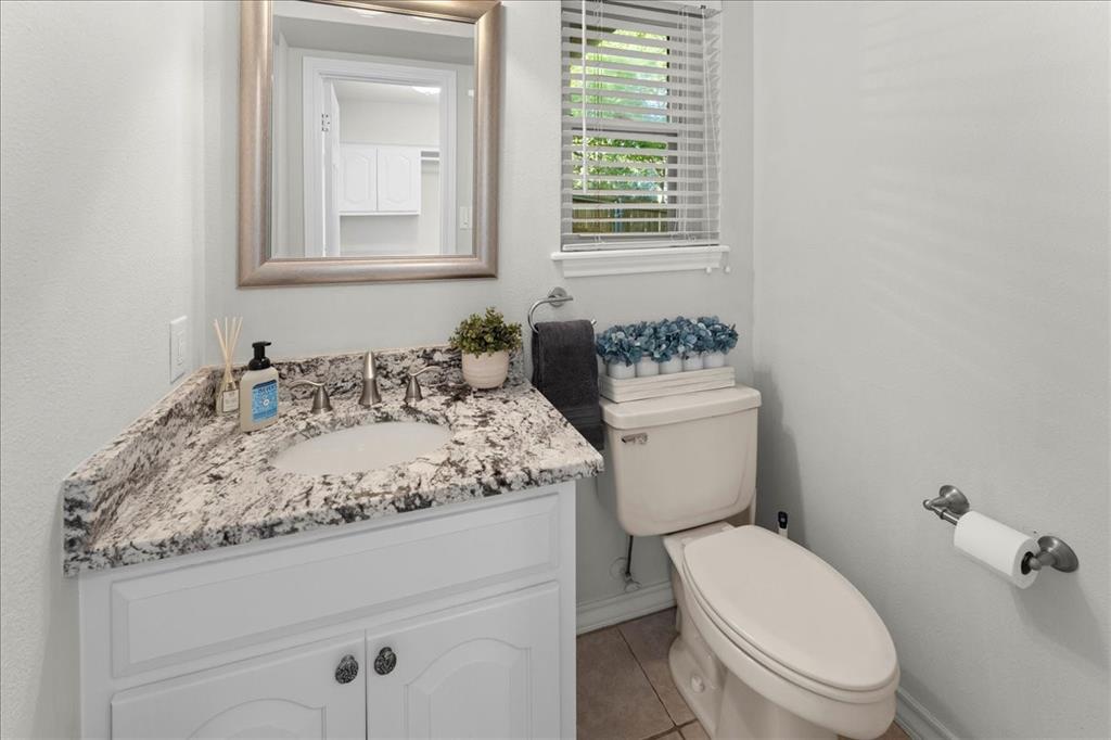 1408 E Lake Drive Property Photo 25