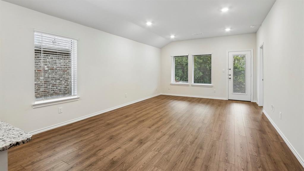 913 Jefferson Way Property Photo 33