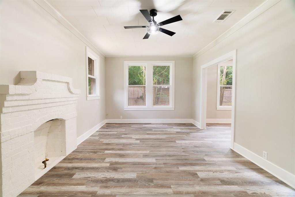2335 Simpson Street Property Photo 5