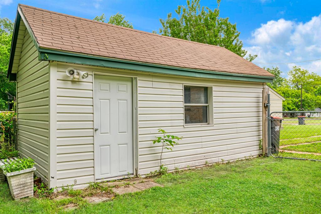 2335 Simpson Street Property Photo 18
