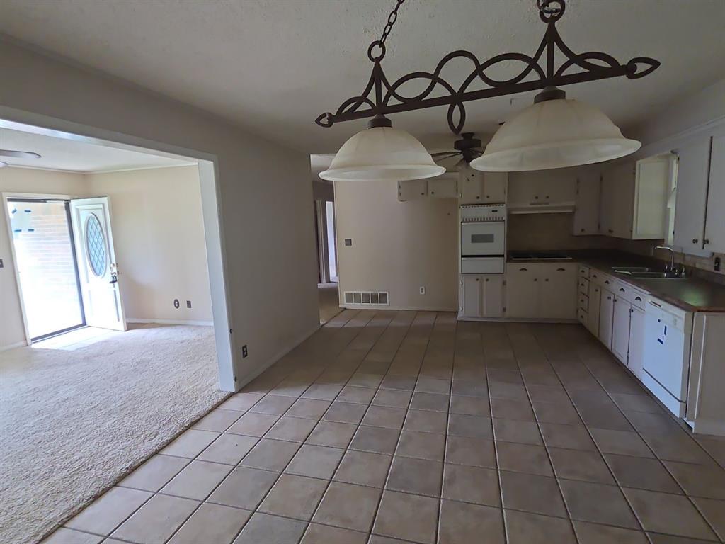 709 Lee Street Property Photo 15