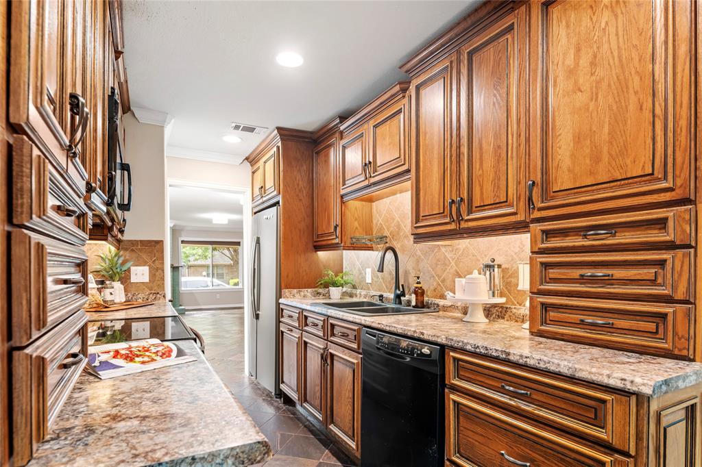 13571 Waterfall Way Property Photo 8