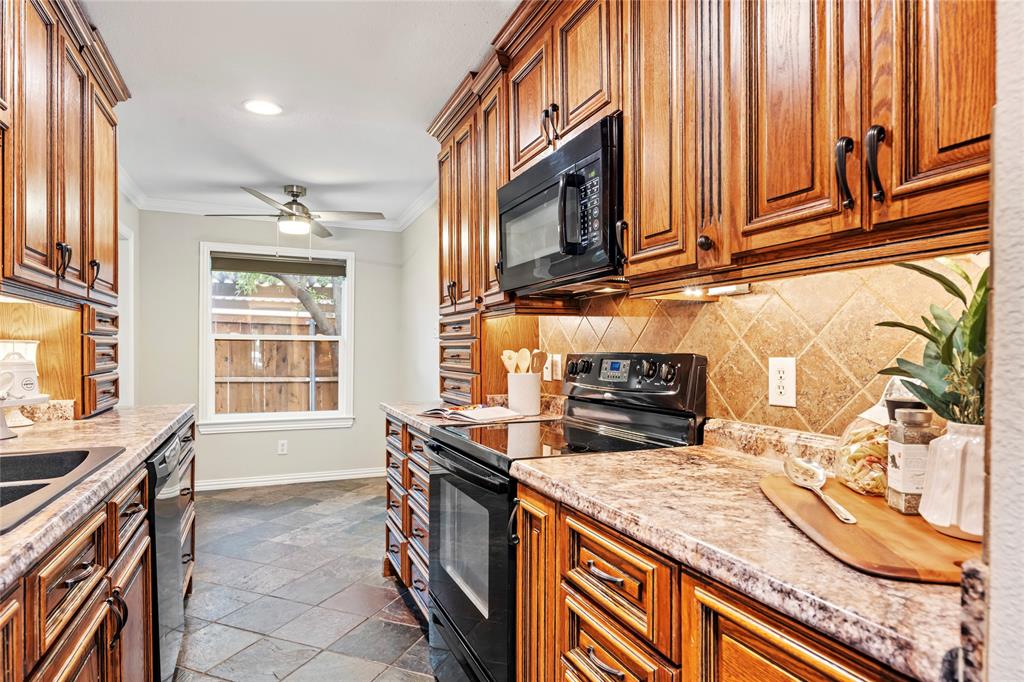 13571 Waterfall Way Property Photo 10
