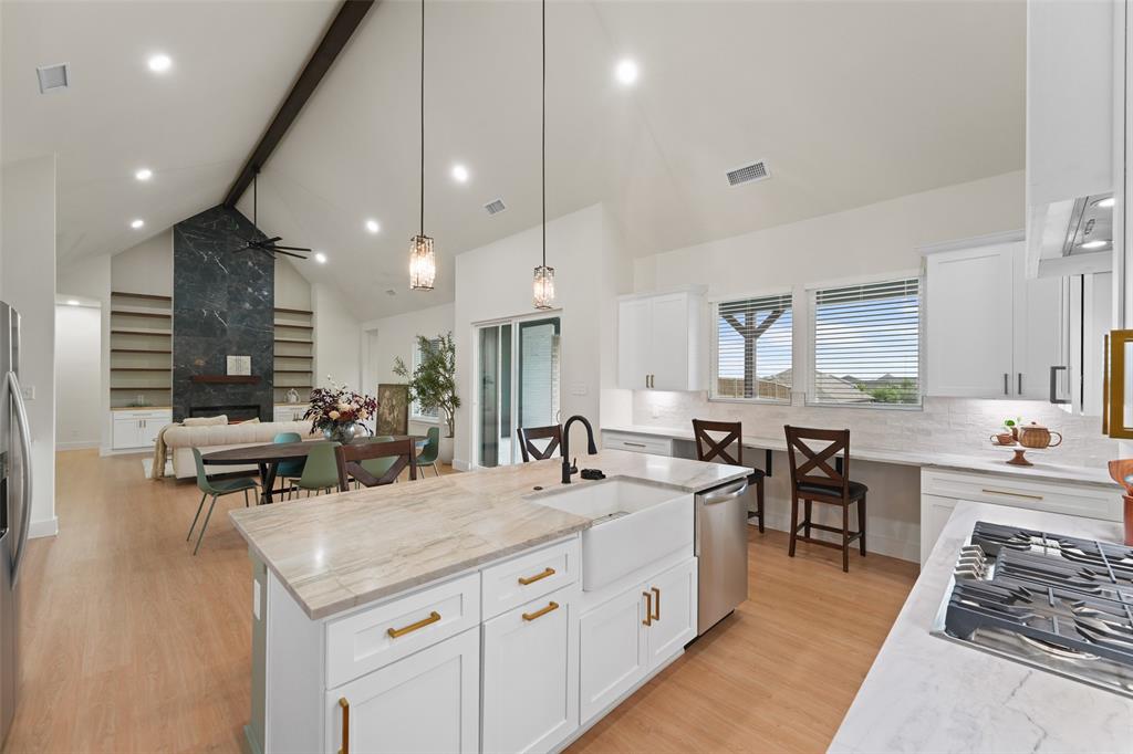 1002 Devonshire Drive Property Photo 13