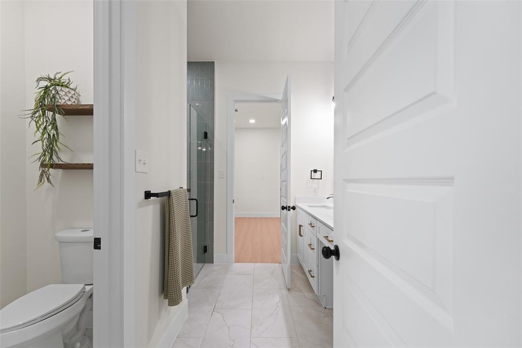 1002 Devonshire Drive Property Photo 24