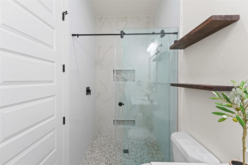 1002 Devonshire Drive Property Photo 30
