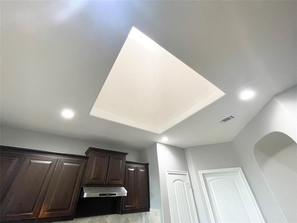 9020 Bronze Meadow Drive Property Photo 5