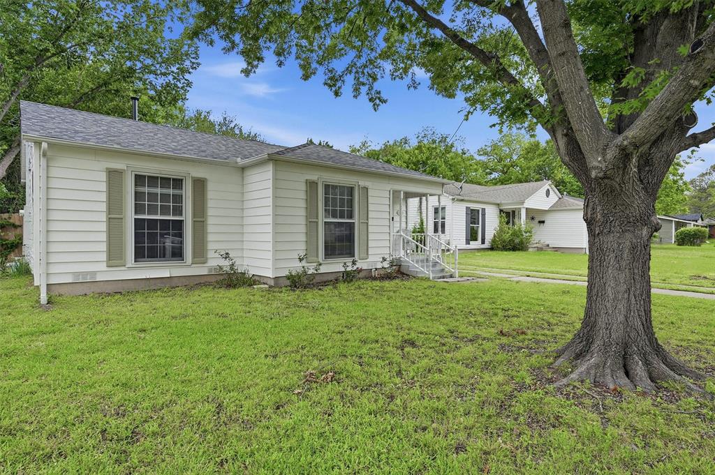 1032 N Lockhart Street Property Photo 7