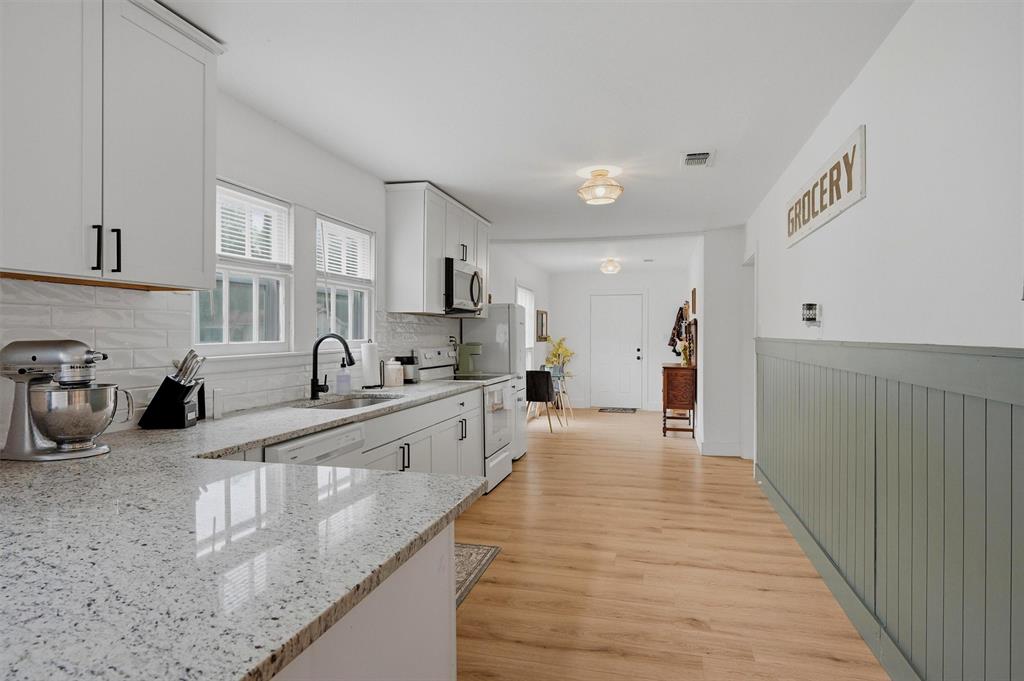 1032 N Lockhart Street Property Photo 13