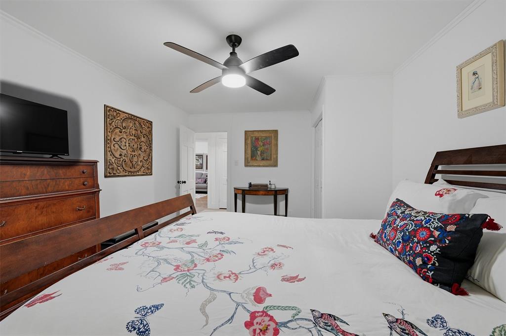 1032 N Lockhart Street Property Photo 23