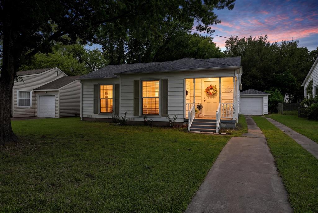 1032 N Lockhart Street Property Photo 35