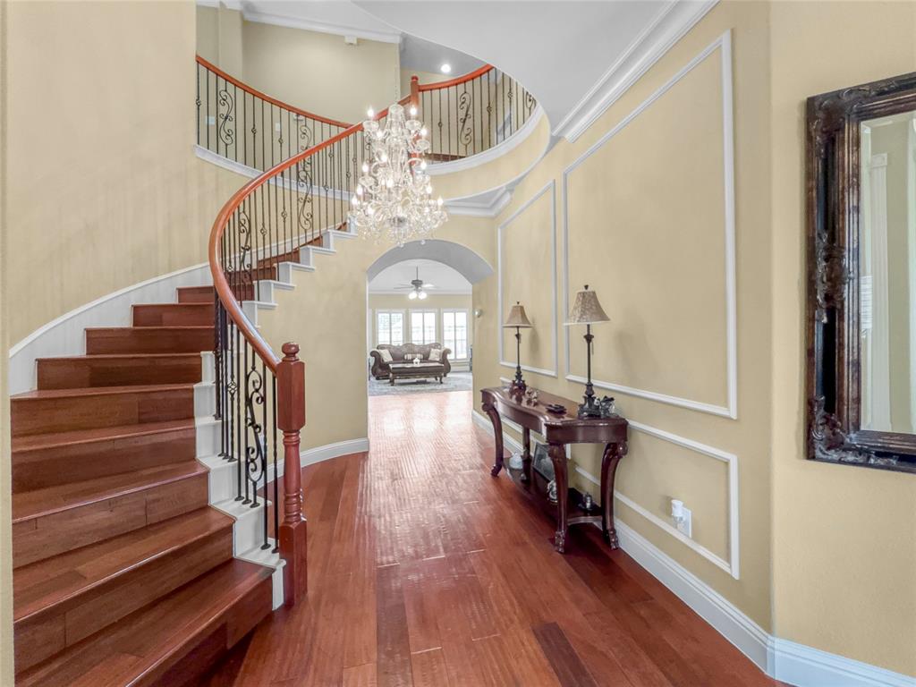 6951 Sea Harbor Drive Property Photo 3