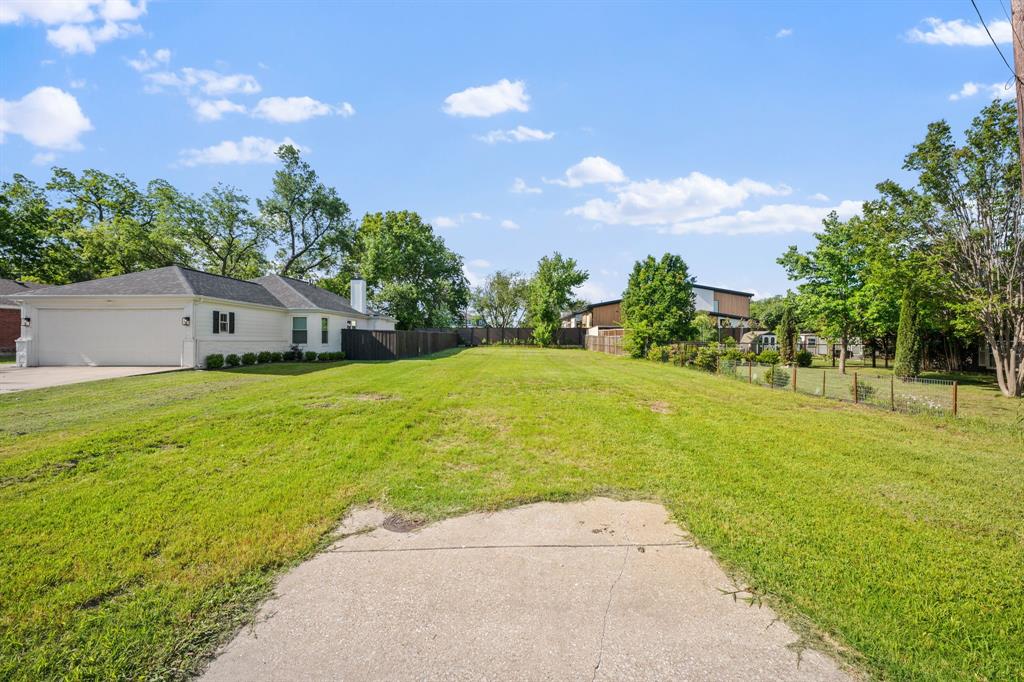 405 E Maple Street Property Photo 2