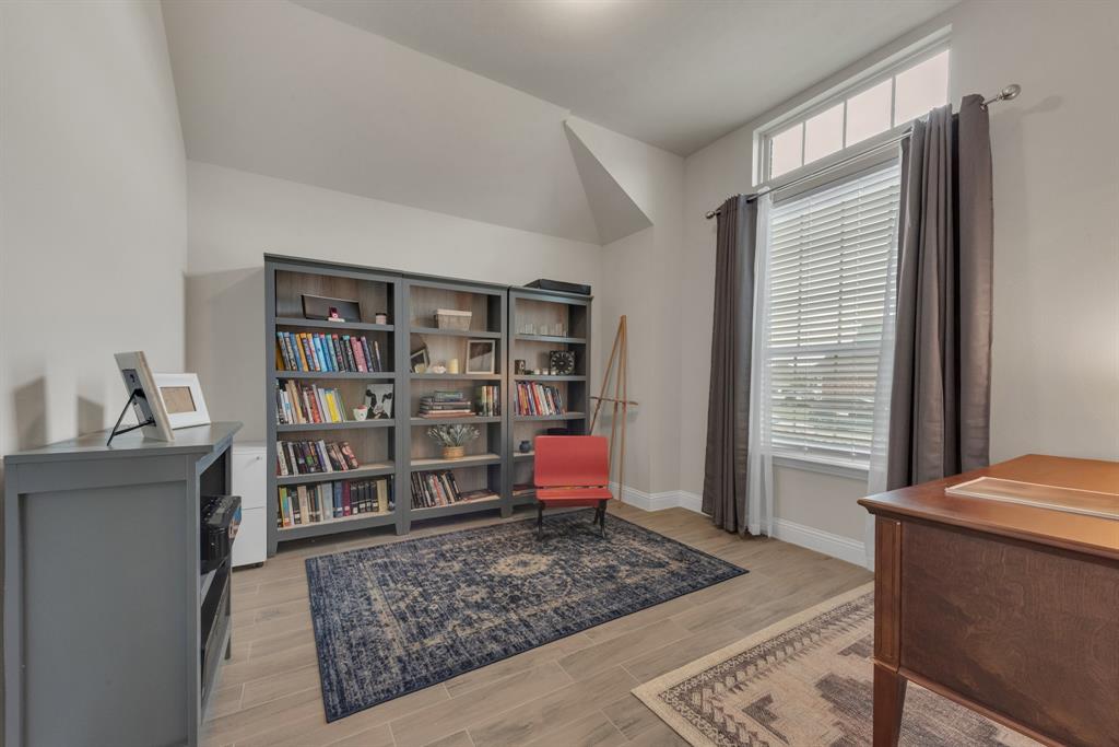 1418 Wagon Wheel Way Property Photo 4