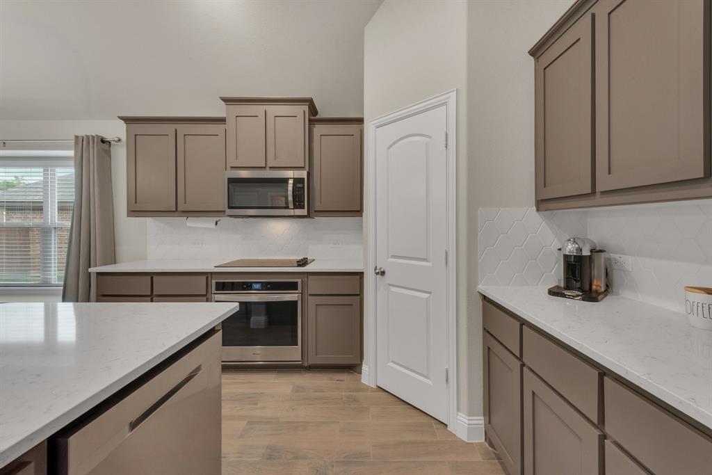 1418 Wagon Wheel Way Property Photo 8