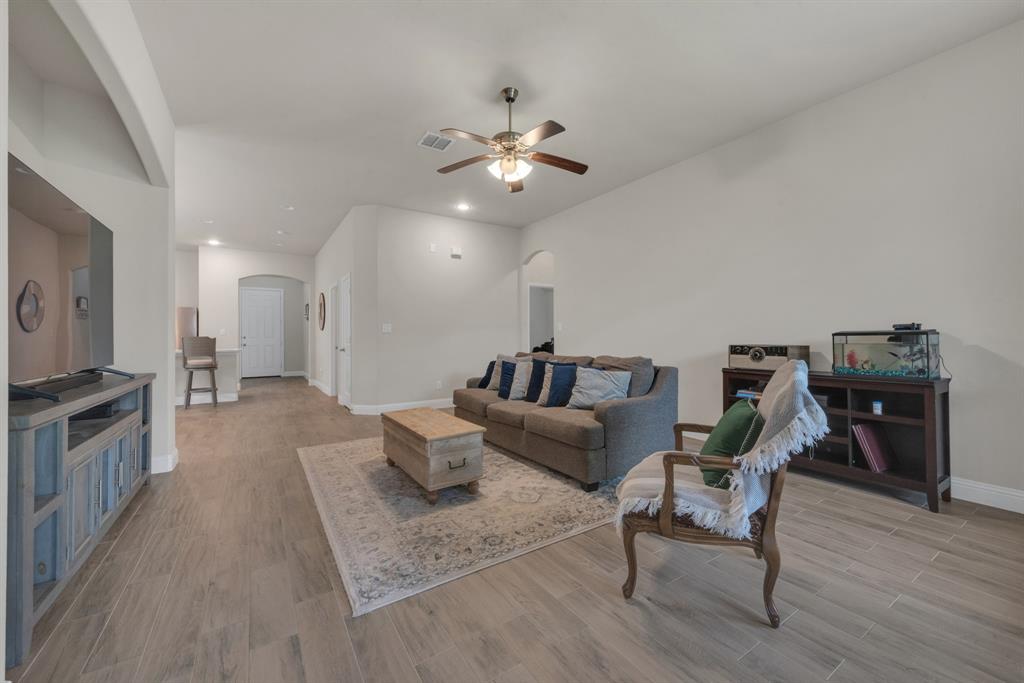 1418 Wagon Wheel Way Property Photo 13