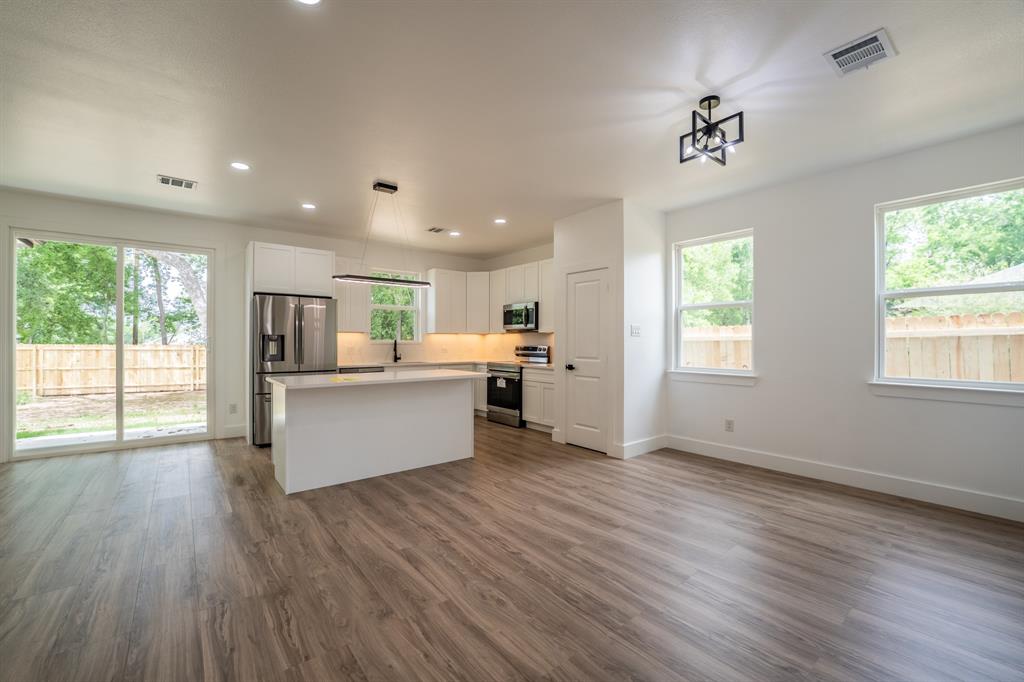 103 Ross Street Property Photo 4