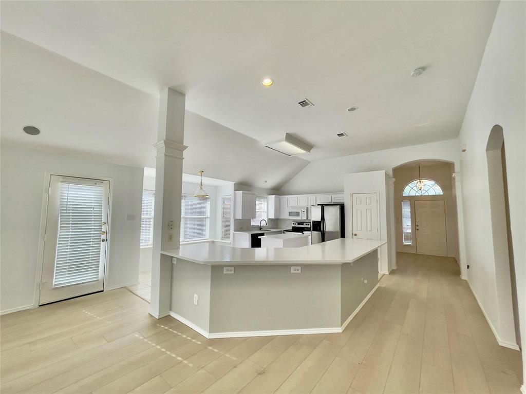 11002 Tree Shadow Lane Property Photo 10