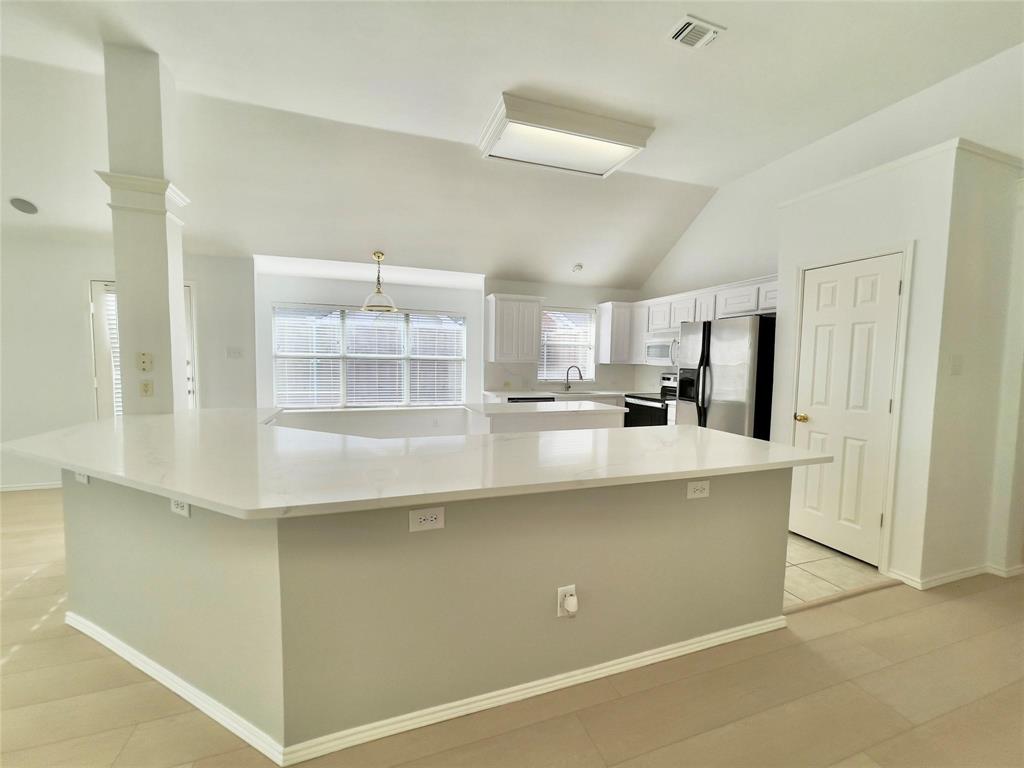 11002 Tree Shadow Lane Property Photo 13